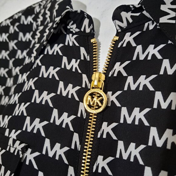 Michael Kors Size 3X, ¾ Sleeve Black & White Logo Top NWT - Picture 2 of 14